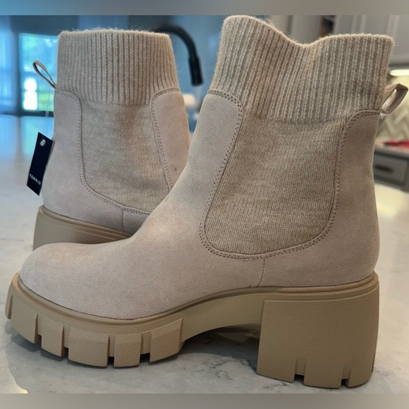 NWT $76 Torrid SWEATER GORE CHELSEA Boots TAN BEIGE Size 7 WW Extra Wide Fit - Picture 10 of 14